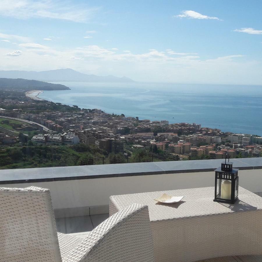 Villa Treglia B&B Формия Екстериор снимка