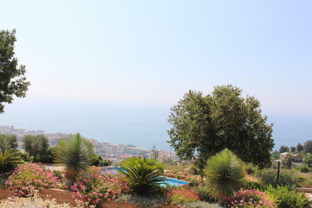 Villa Treglia B&B Формия Екстериор снимка